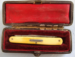Victorian Cased Pocket Knife Made In Sheffield With Two Blades Knive