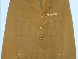Gieves Ltd. 1918 British Officer's Uniform Khaki Jacket By Gieves Ltd To 2nd Lie 1918 British Officer's Uniform Khaki Jacket By Gieves Ltd To 2nd Lieutenant D.E. Clothing
