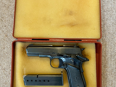Llama Self Loading Pistol .380 / 9mm Short Semi Auto