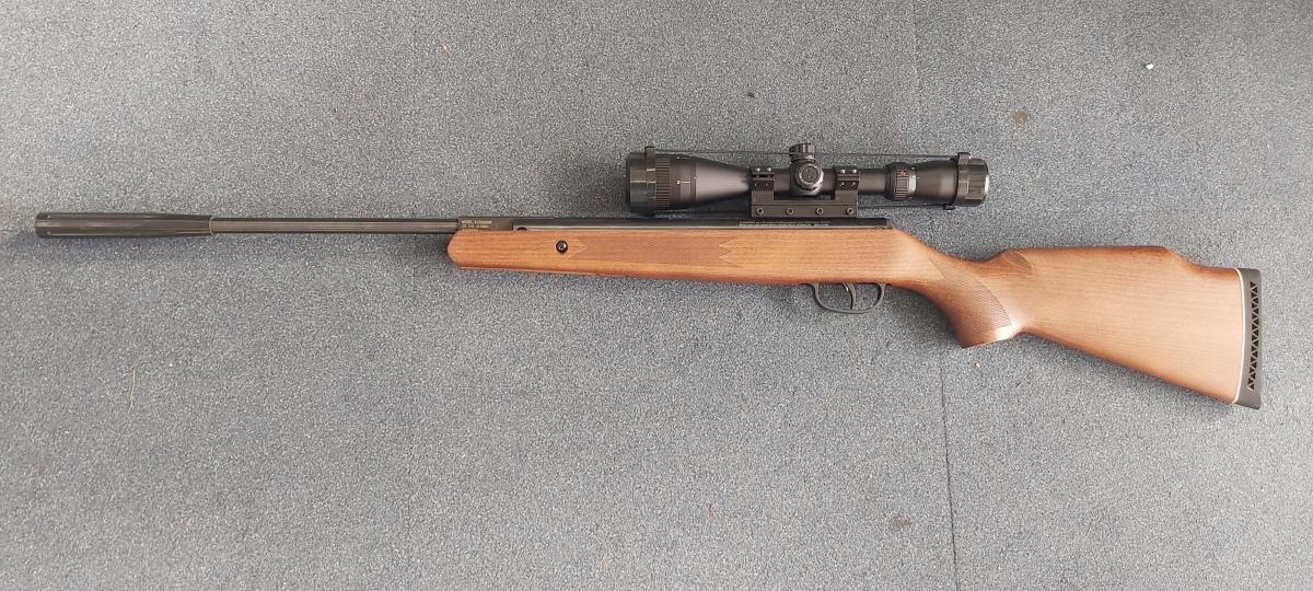 Crosman 22 / 5.5mm Pellet  CROSMAN SUMMIT Air Rifle .22