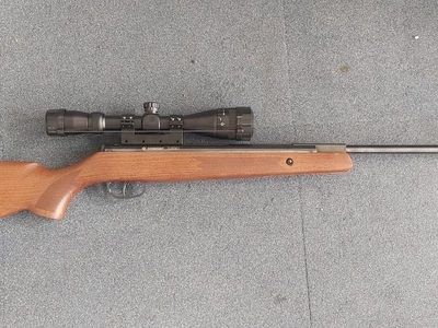Crosman 22 / 5.5mm Pellet  CROSMAN SUMMIT Air Rifle .22