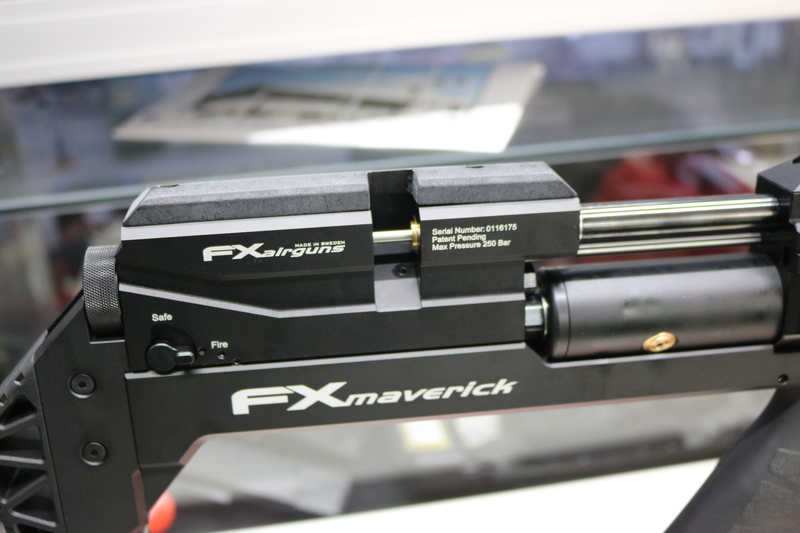 FX Airguns MAVERICK BLACK COMPACT 