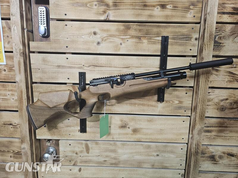 Weihrauch Hw100X KT Walnut .22 in 