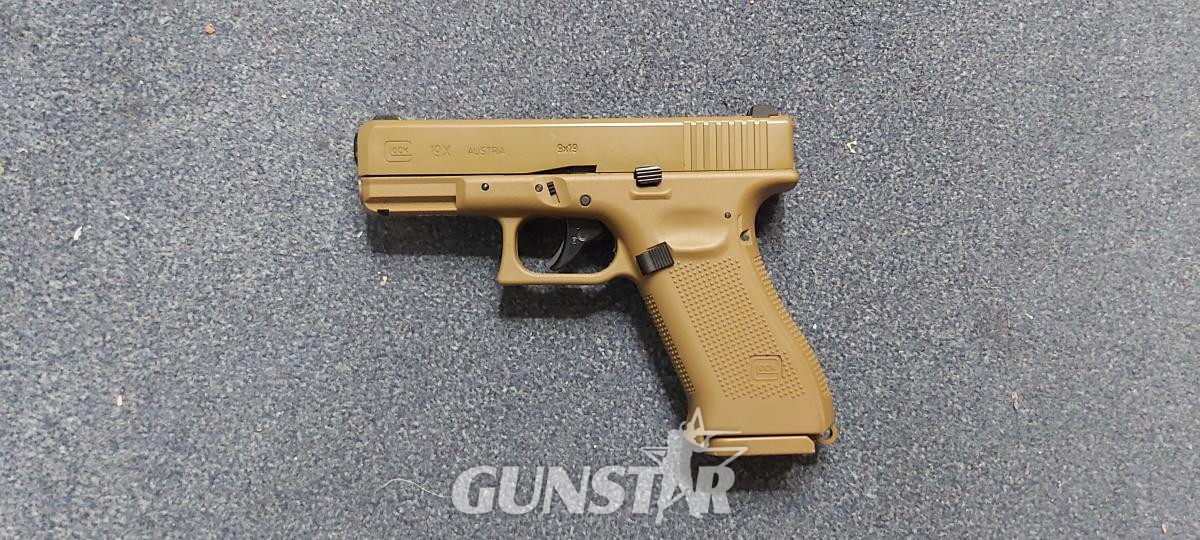 Umarex 177 / 4.5mm BB  Umarex GLOCK 19 X BLOWBACK TAN CO2 Air Rifle .177