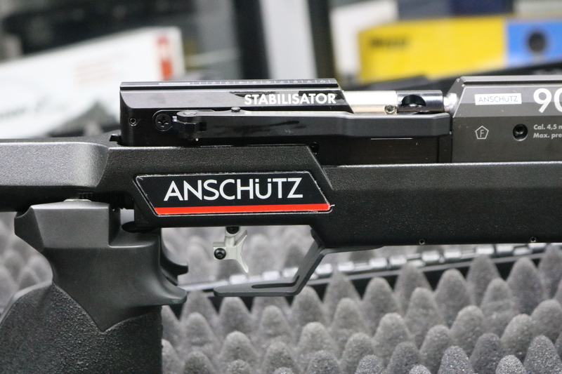 Anschütz, J.G. 9015 BLACK EDITION ALU STOCK "L" .177 - {CATEGORY} in 