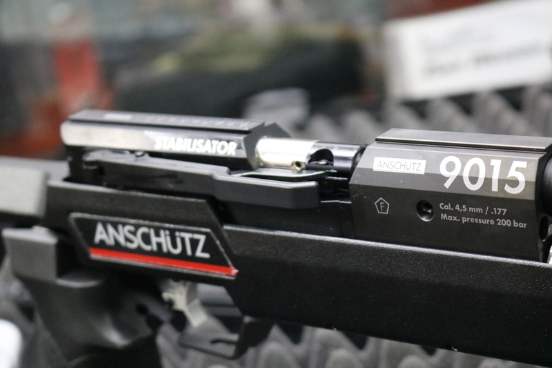 Anschütz, J.G. 9015 BLACK EDITION ALU STOCK "L" .177 - {CATEGORY}