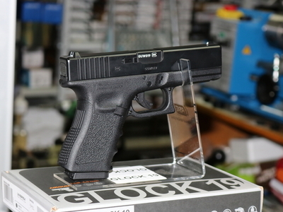 Glock 19