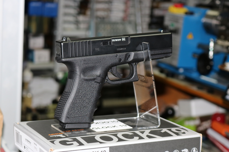 Glock 19 