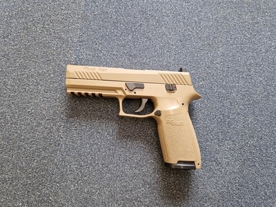 Sig Sauer 177 / 4.5mm Pellet  SIG SAUER P320 COYOTE TAN CO2 Air Pistol .177 (4.5mm) Pellet