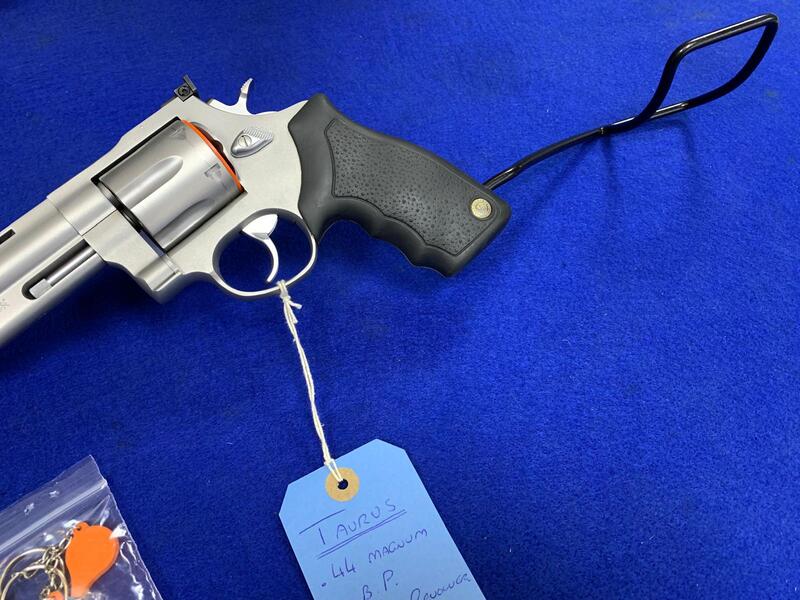 Taurus 044 .44 Revolver