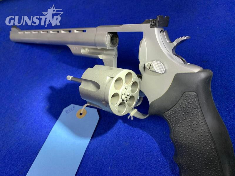 Taurus 044 .44 Revolver in 