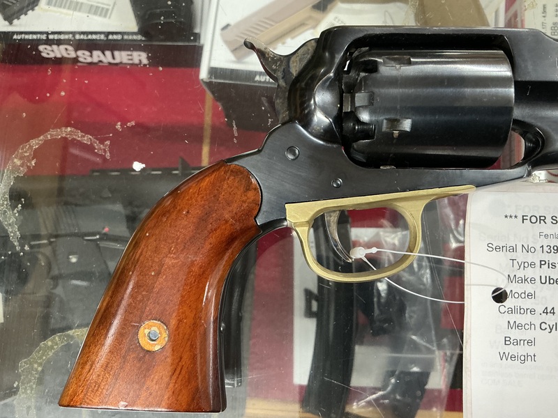 Uberti Revolver .44 Revolver - {CATEGORY}