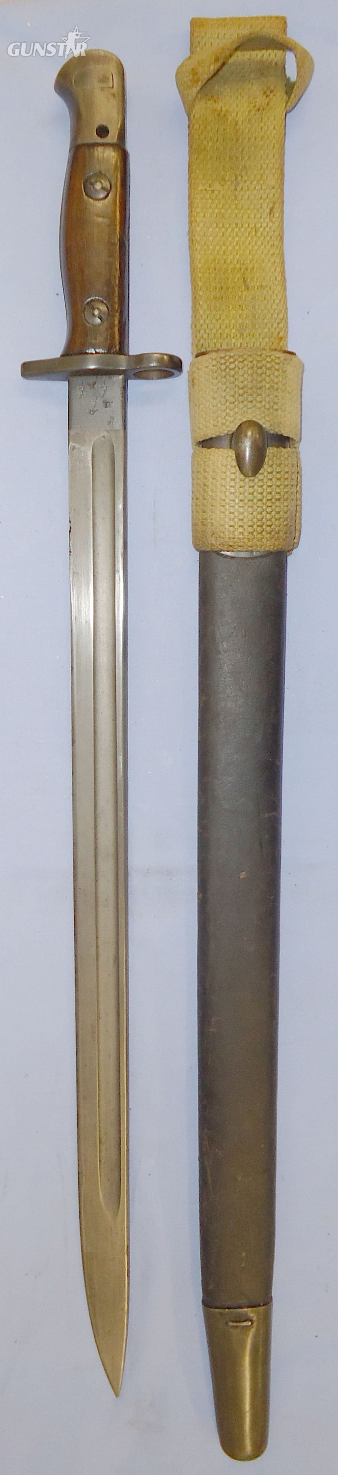 WWI Dated British P1907 Bayonet Scabbard and Frog Made by Sanderson. BAYO 395. Bayonet in 
