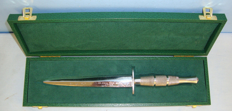 Cased, Vietnam War U.S. Special Edition Presentation Knive