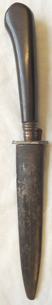 German WW1 Fighting/Trench Knife and Scabbard. ED 881. Dagger