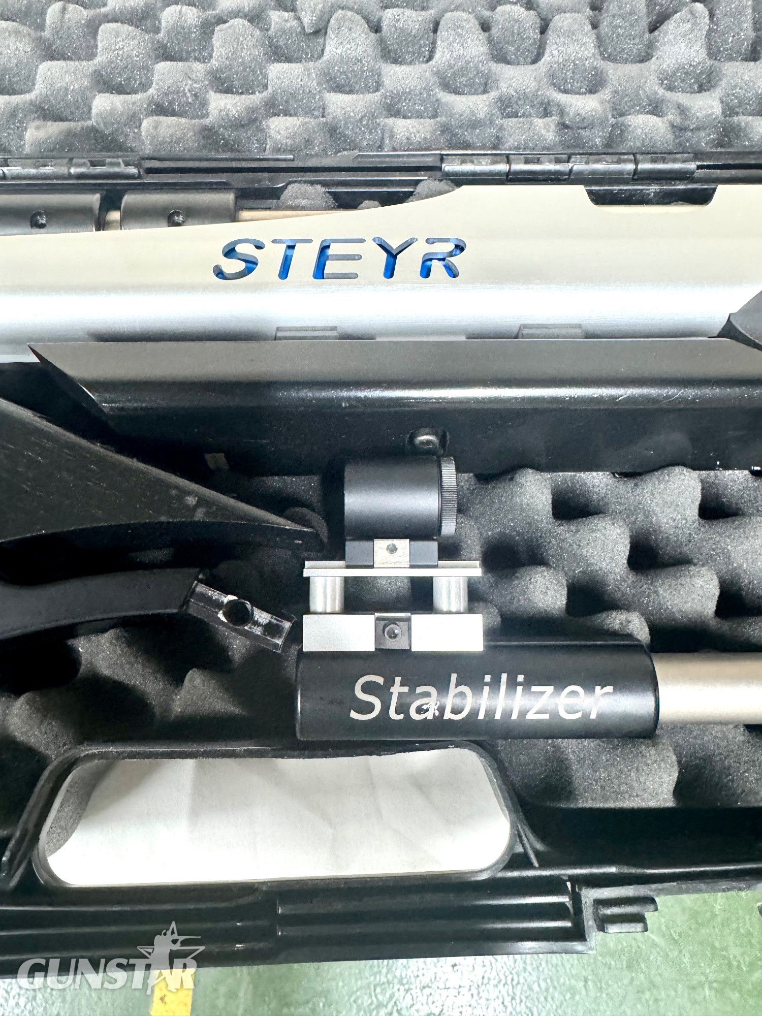 Steyr LG 110 competition air rifle in .177 cased. LG 110 .177 - {CATEGORY} in 