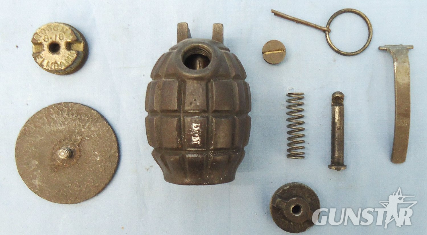  INERT DEACTIVATED. WW1 1918 Dated Mills No.36M MK1, Hand Grenade With Grenade Launching Adaptor Plate by Elmbank Foundry, Glasgow. Sn - 21517 INERT DEACTIVATED. WW1 1918 Dated Mills No.36M MK1, Hand Grenade With Grenade Launching Adaptor Plate by Elmbank Foundry, Glasgow. Sn - 21517  Other Ammunition
