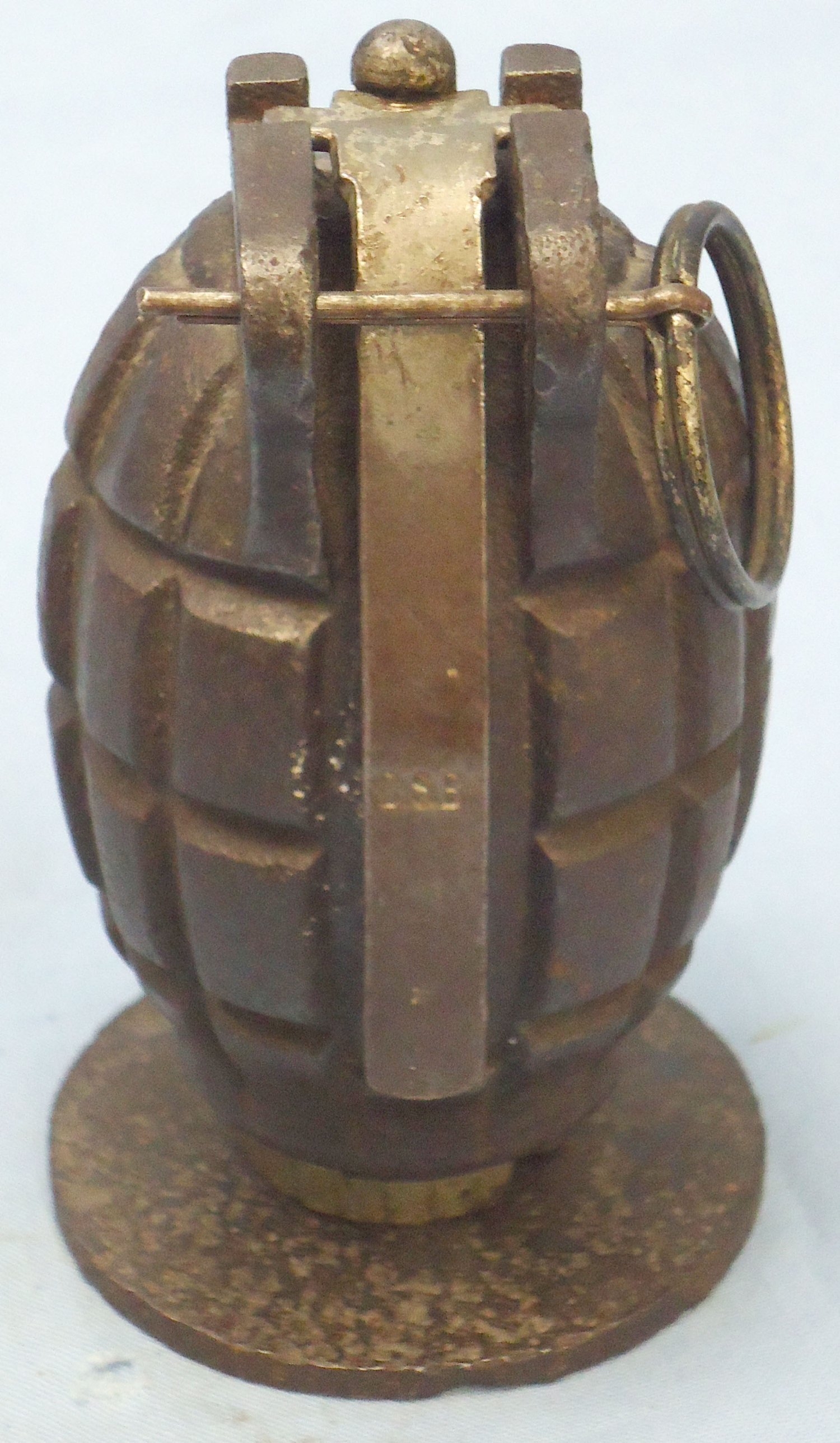 {CATEGORY} - INERT DEACTIVATED. WW1 1918 Dated Mills No.36M MK1, Hand Grenade With Grenade Launching Adaptor Plate by Elmbank Foundry, Glasgow. Sn - 21517 INERT DEACTIVATED. WW1 1918 Dated Mills No.36M MK1, Hand Grenade With Grenade Launching Adaptor Plate by Elmbank Foundry, Glasgow. Sn - 21517  Other Ammunition in 