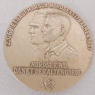 2. GEBIETSAUFMARSCH NORDSEE (7) BREMEN 1937 - NORDSEE HJ DANKT DERALTENGARDE Tinnie. N 167. 2. GEBIETSAUFMARSCH NORDSEE (7) BREMEN 1937 - NORDSEE HJ DANKT DERALTENGARDE Tinnie. N 167. Antique & Militaria