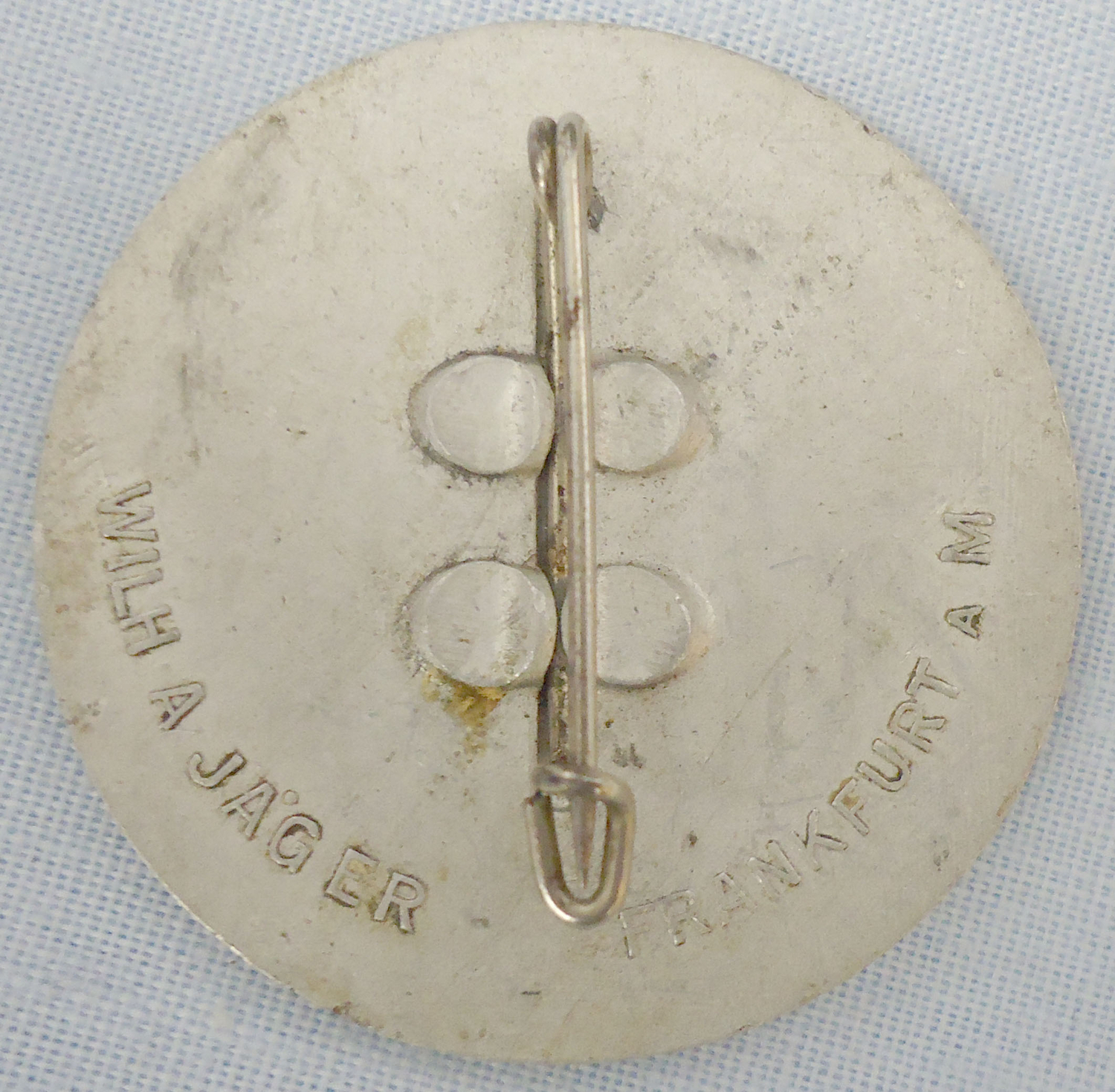  2. GEBIETSAUFMARSCH NORDSEE (7) BREMEN 1937 - NORDSEE HJ DANKT DERALTENGARDE Tinnie. N 167. 2. GEBIETSAUFMARSCH NORDSEE (7) BREMEN 1937 - NORDSEE HJ DANKT DERALTENGARDE Tinnie. N 167. Antique & Militaria