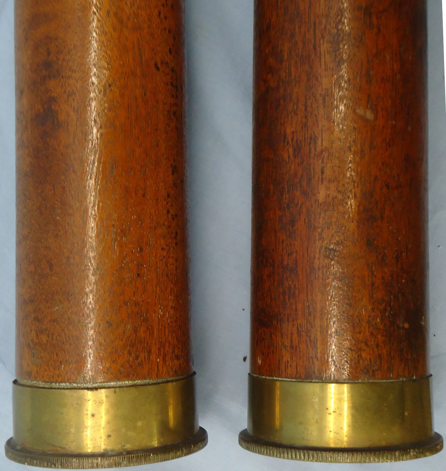 DEACTIVATED INERT. PAIR of WW2 British 1942 Dated 6pr7cwt (57x441R) Tank and Anti-Tank Gun Wood And Brass Drill Rounds. - 23301 DEACTIVATED INERT. PAIR of WW2 British 1942 Dated 6pr7cwt (57x441R) Tank and Anti-Tank Gun Wood And Brass Drill Rounds. - 23301 Various Other Ammunition 