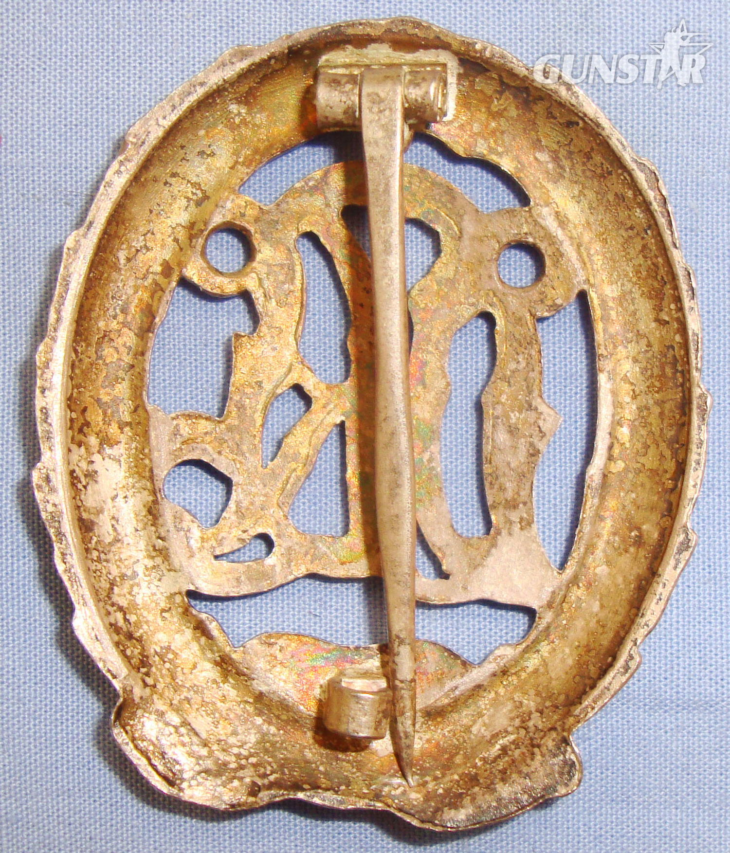  WWII German Silver Coloured 1st Pattern DRL Sports Badge. N 130. WWII German Silver Coloured 1st Pattern DRL Sports Badge. N 130. Antique & Militaria
