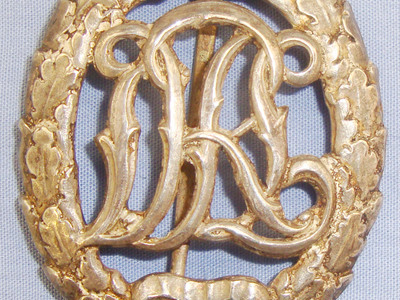 WWII German Silver Coloured 1st Pattern DRL Sports Badge. N 130. WWII German Silver Coloured 1st Pattern DRL Sports Badge. N 130. Antique & Militaria
