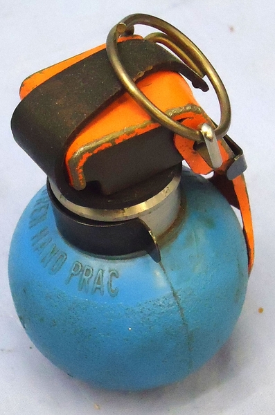 DEACTIVATED INERT. British L111A1 Practice Hand Grenade. - O 1940 DEACTIVATED INERT. British L111A1 Practice Hand Grenade. - O 1940  Other Ammunition - {CATEGORY} in 