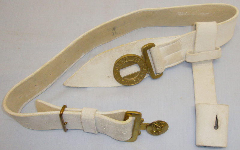 George V – VI White Buff Leather Dress/Parade Belt with Frog. L 404. George V – VI White Buff Leather Dress/Parade Belt with Frog. L 404. Antique & Militaria