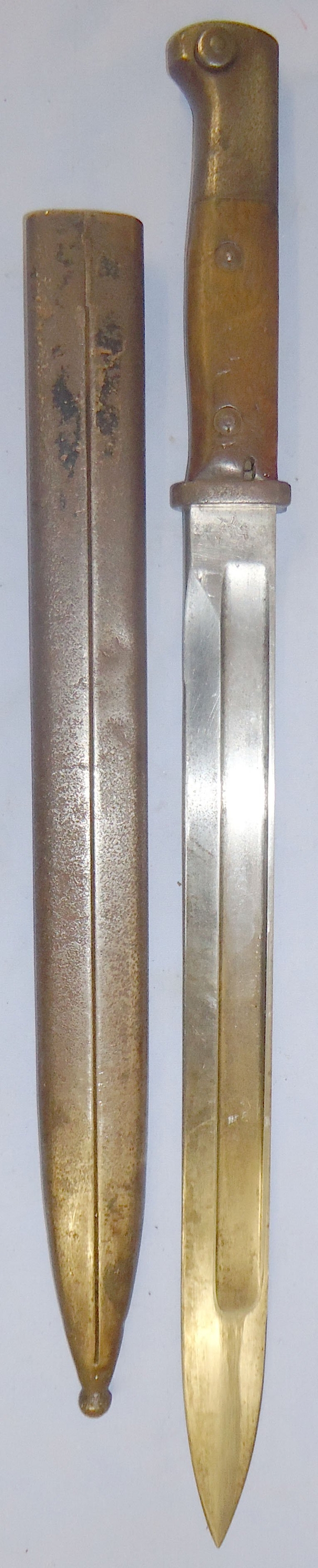  WWI Imperial German Model 1914 Ersatz Bayonet and Scabbard. BAYO 649. Bayonet