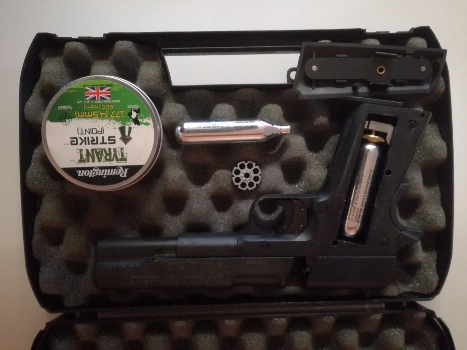 UMAREX COLT GOVERNMENT 1911 CO2 AIR PISTOL - CALIBRE .177 plus DB3 Underlever air rifle colt .177 - {CATEGORY}