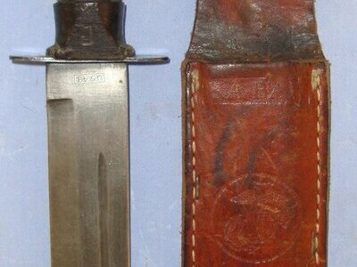 WW2 1943 US Army Ka-Bar Fighting Knife With Original USMC (United States Marine Corps) Leather Scabbard. ED 3031 Knive