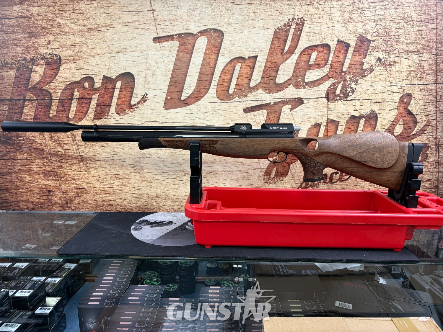 Air Arms S400 Rifle Walnut Thumbhole .22 in 