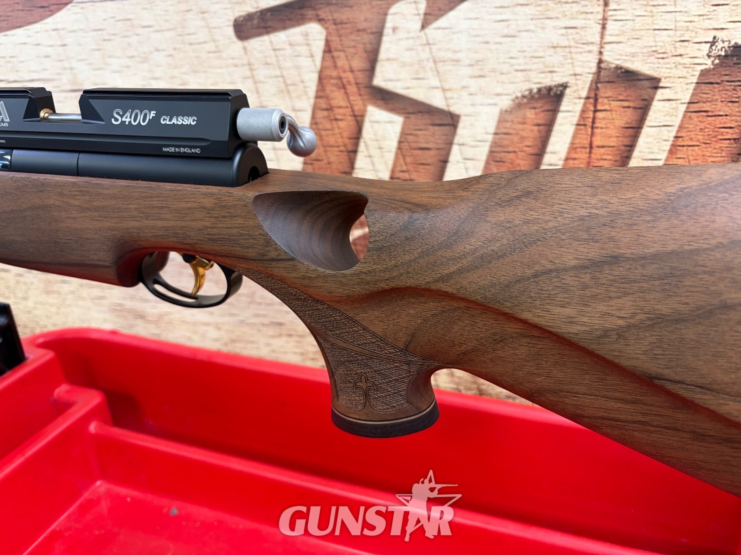  Air Arms S400 Rifle Walnut Thumbhole .22