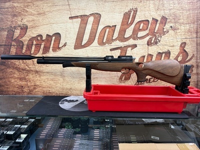 Air Arms S400 Rifle Walnut Thumbhole .22