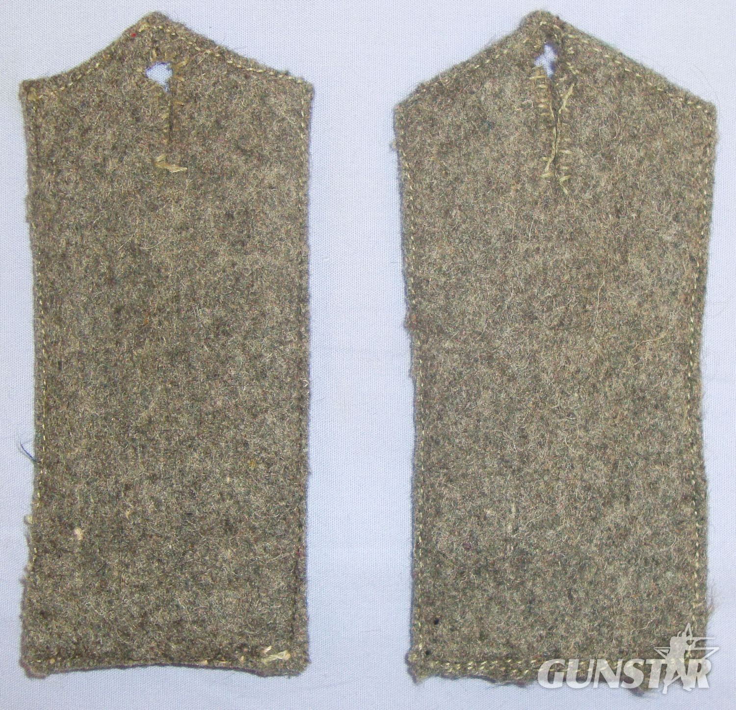  Pair British Army Foot Guards Wool Greatcoat Shoulder Straps. BA 408. Pair British Army Foot Guards Wool Greatcoat Shoulder Straps. BA 408. Antique & Militaria