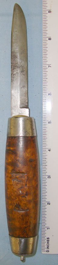  1874 Dated Johan Engström Eskilstuna Sweden Curly Birch Barrel Knife With Concealed Folding Steel Blade. Sn 15908:5. Hunting Knive