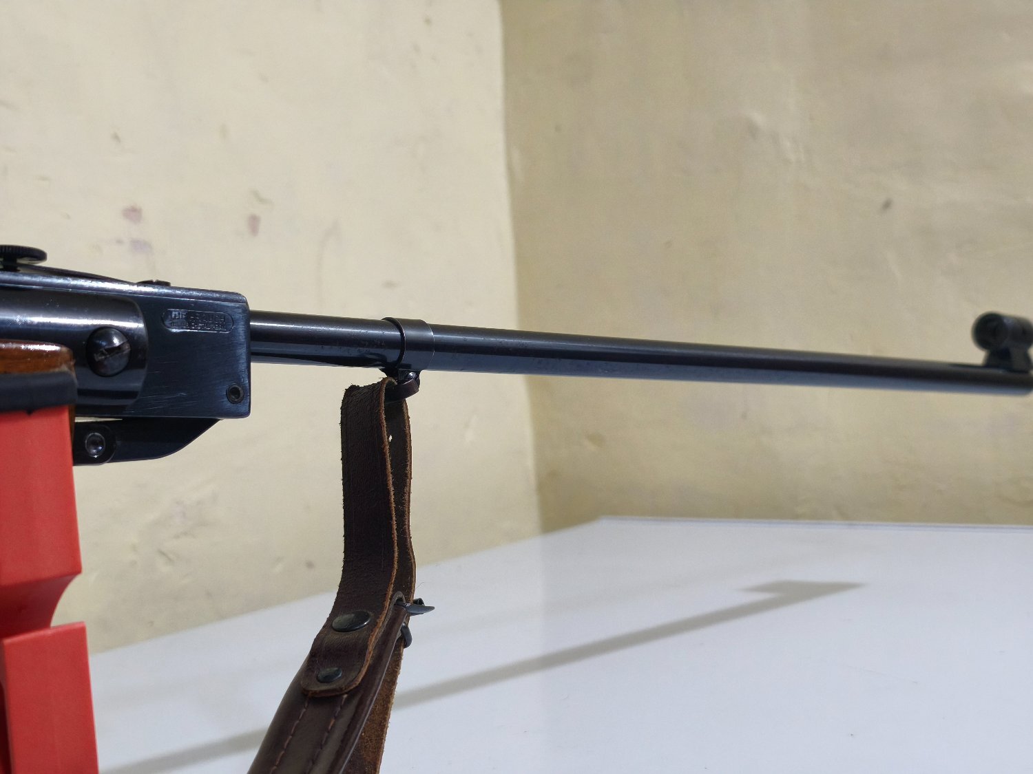 Weihrauch HW35E walnut  .22 - {CATEGORY} in 