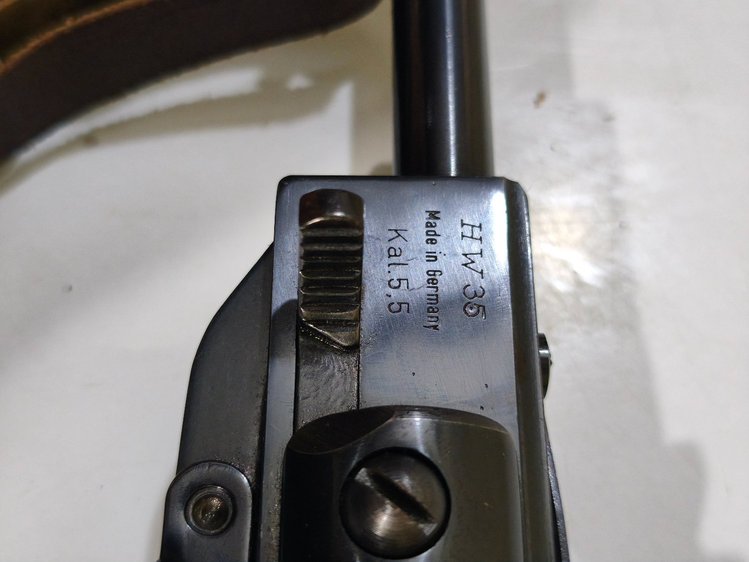 Weihrauch HW35E walnut  .22 - {CATEGORY}