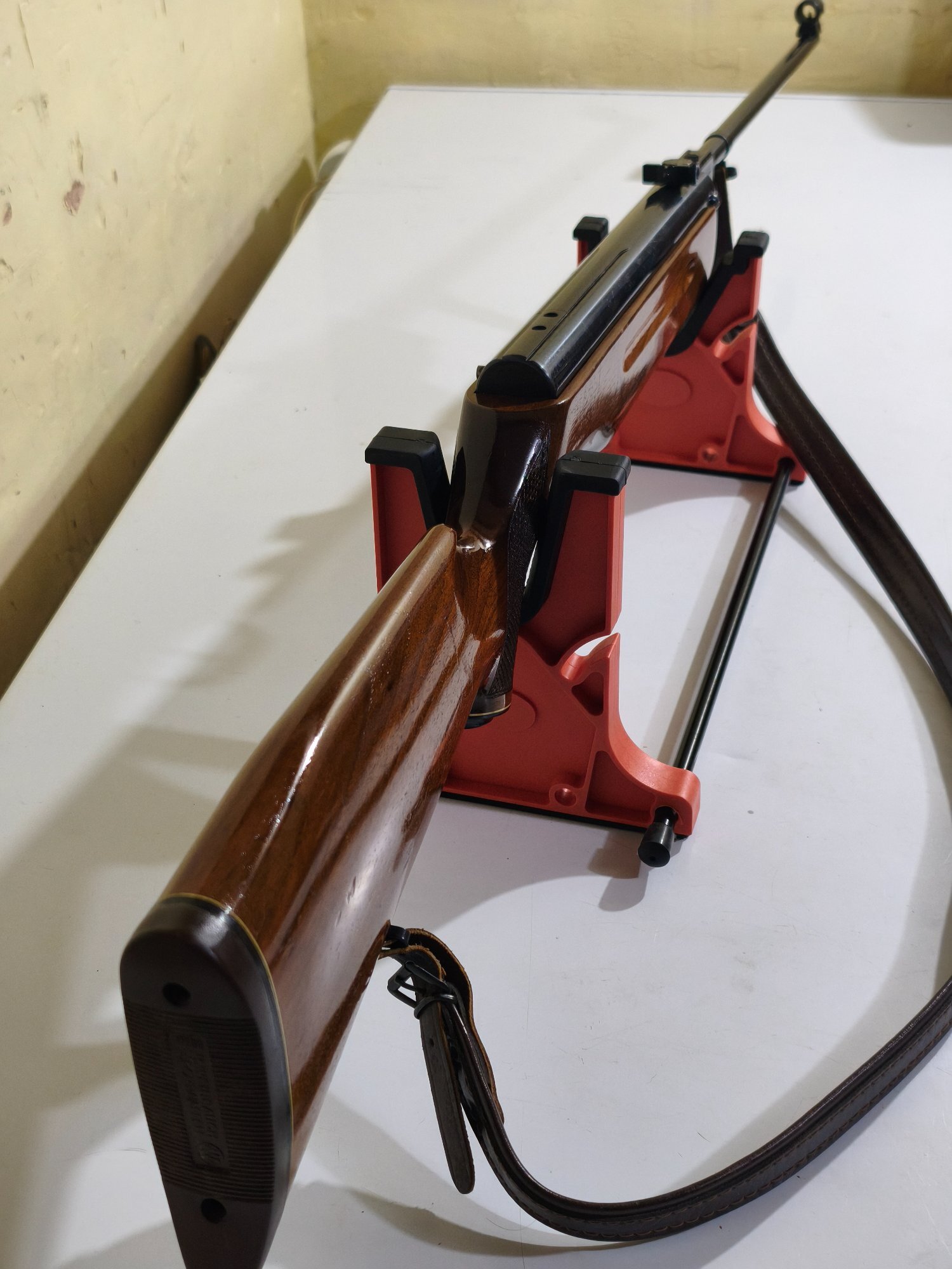 {CATEGORY} - Weihrauch HW35E walnut  .22