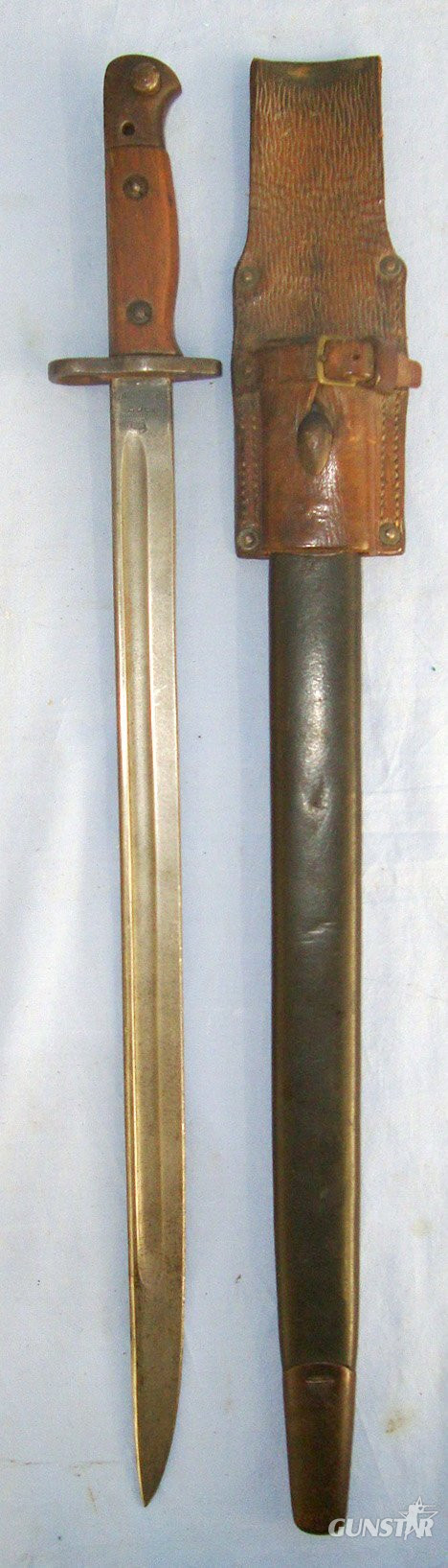 WW1 British WD 1917 Wilkinson Pattern 1907 Sword Bayonet Regiment Marked D.R, WD 1915 Scabbard By HGR & Rare WD 1915 Dated Pattern 1914 Leather Frog By James Homer C&M. BAYO 204 Bayonet in 