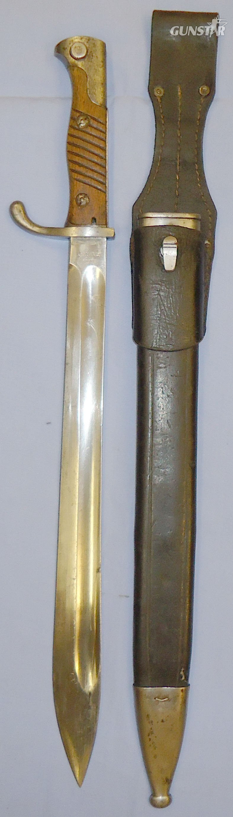 Very Good Condition* German WWI M1898/05 ‘Butcher Bayonet’ Earlier First Pattern Scabbard and Leather Frog. 11523:2. Bayonet in 