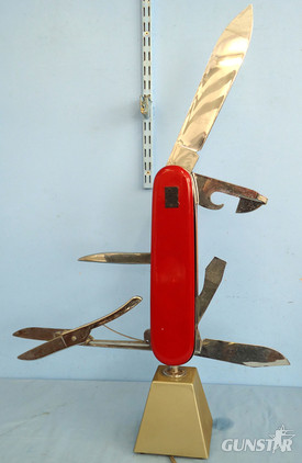 Swiss Victorinox E79 Type Swiss Army Knife Large Electric Powered Moving Shop Advertising Display. Sn - 19614 Knive in 