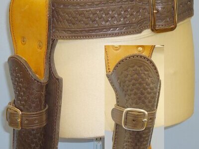 Quality Thick Hand-tooled Dark Brown Leather Western Rig in a \'Basket Weave\' Pattern L 277. Quality Thick Hand-tooled Dark Brown Leather Western Rig in a 'Basket Weave' Pattern L 277.  Antique & Militaria