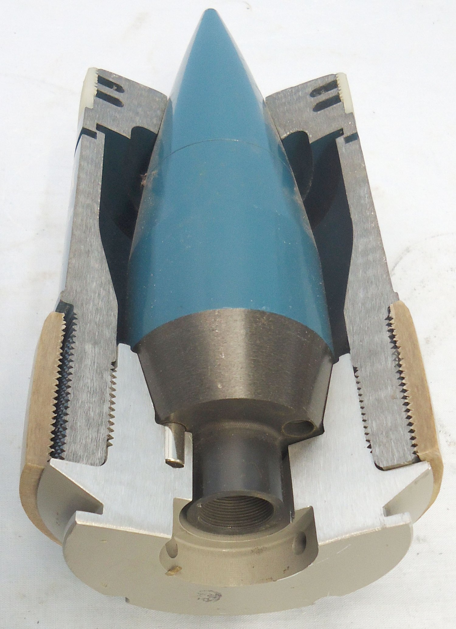 {CATEGORY} - DEACTIVATED INERT. MINT. British, Quarter Sectioned 105mm (105x617R) APDS/T (Armour Piercing, Discarding Sabot/Trace) Practice Projectile. - O 2277 DEACTIVATED INERT. MINT. British, Quarter Sectioned 105mm (105x617R) APDS/T (Armour Piercing, Discarding Sabot/Trace) Practice Projectile. - O 2277  Other Ammunition
