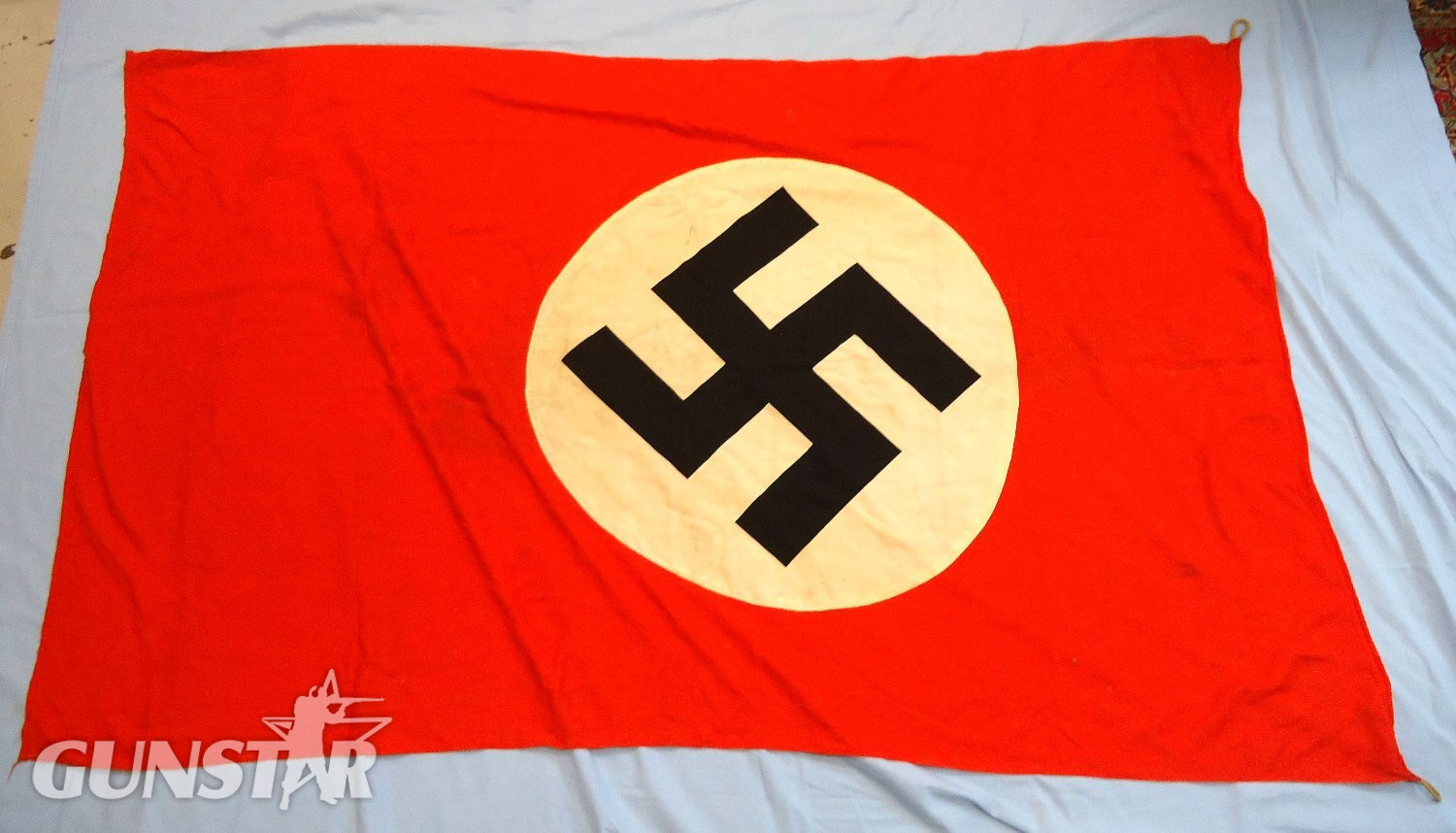 Antique & Militaria in 