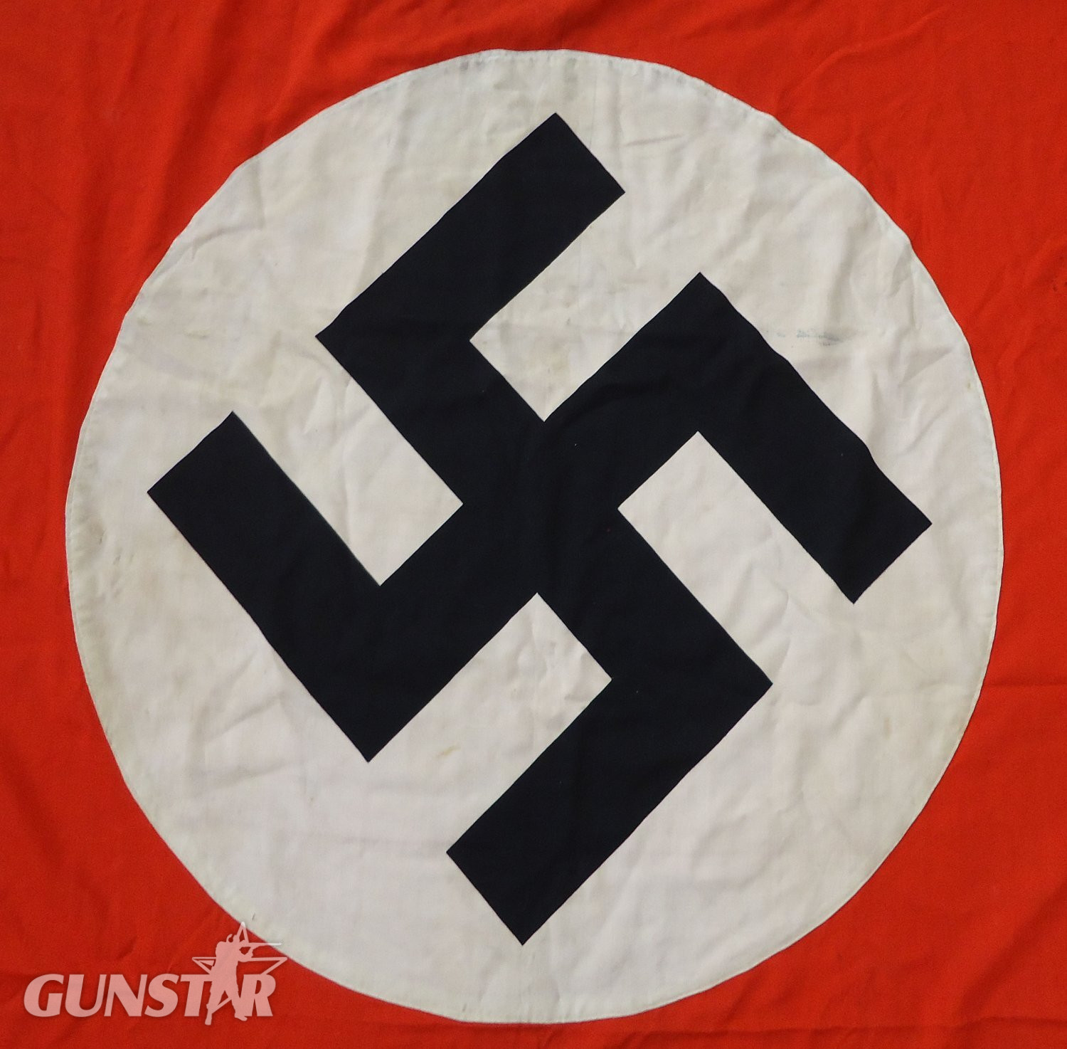 Antique & Militaria - {CATEGORY}
