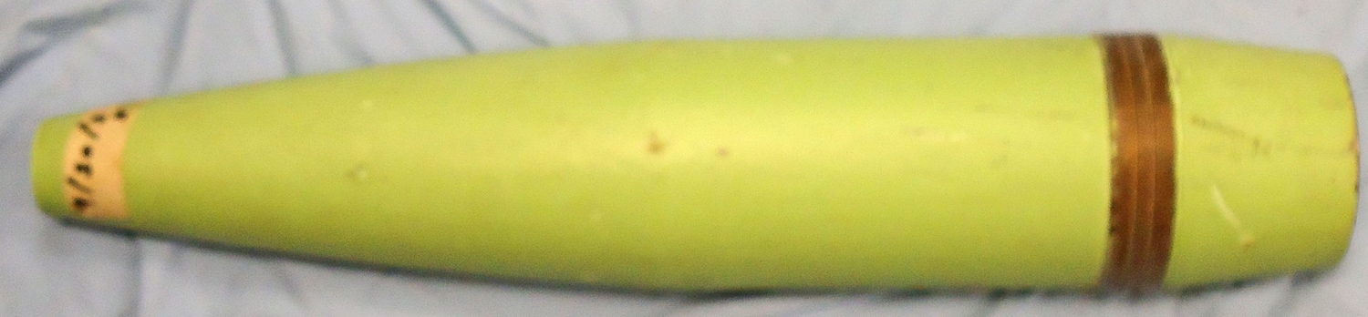 INERT DEACTIVATED. Rare, Unfired, 155MM NATO FH70 Quarter Sectioned Instruction Smoke Projectile. - O 1996 INERT DEACTIVATED. Rare, Unfired, 155MM NATO FH70 Quarter Sectioned Instruction Smoke Projectile. - O 1996  Other Ammunition - {CATEGORY} in 