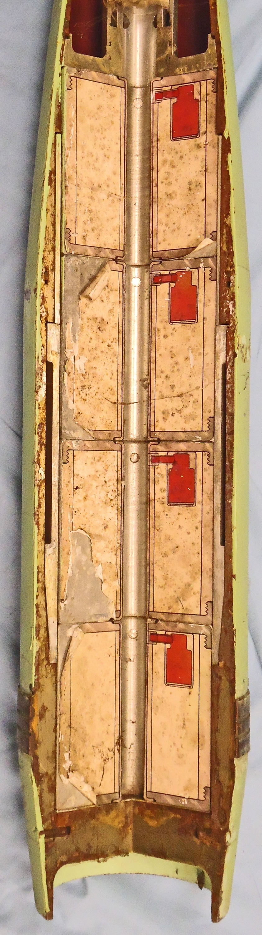 {CATEGORY} - INERT DEACTIVATED. Rare, Unfired, 155MM NATO FH70 Quarter Sectioned Instruction Smoke Projectile. - O 1996 INERT DEACTIVATED. Rare, Unfired, 155MM NATO FH70 Quarter Sectioned Instruction Smoke Projectile. - O 1996  Other Ammunition
