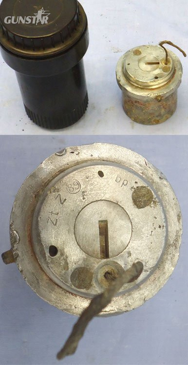 INERT DEACTIVATED, WW2, German No.89 ZtZ 89 Mechanical Time Aerial Burst Bomb Fuze And Bakelite Transit Container. - O 2146 INERT DEACTIVATED, WW2, German No.89 ZtZ 89 Mechanical Time Aerial Burst Bomb Fuze And Bakelite Transit Container. - O 2146  Other Ammunition in 